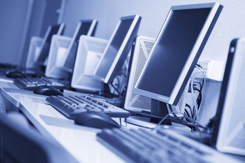 電腦、微機(jī)與計(jì)算機(jī) 辨析核心概念及軟硬件體系